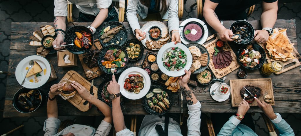 Diabetes eating with friends and family